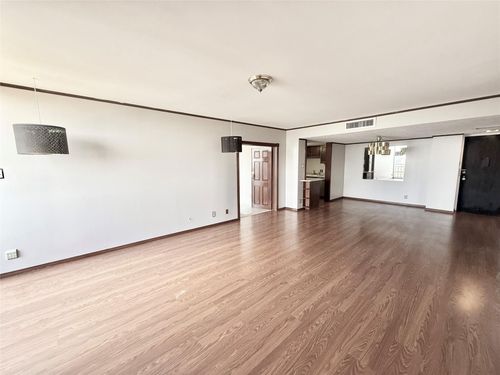 apt-1904-2016 Main St, Houston, TX, 77002-8895 | Card Image