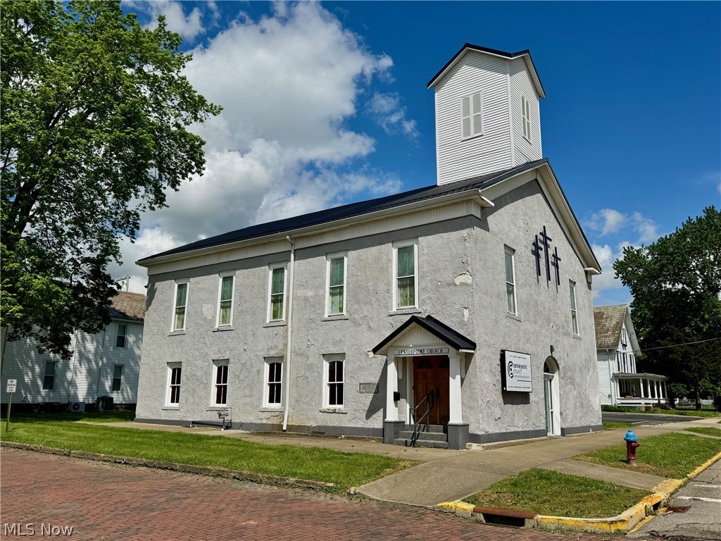 73 S 9Th St, McConnelsville, OH 43756