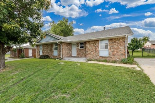 7015 W Newell St, Wichita, KS, 67212-3322 | Card Image
