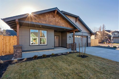 1692 Nw Larch Avenue, Redmond, OR, 97756 | Card Image