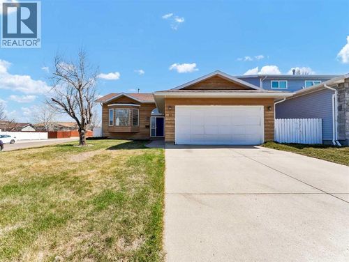 51 Smeaton Avenue Se, Medicine Hat, AB, T1B3Y8 | Card Image