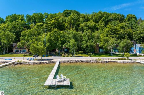 1205 S Shore E, Frankfort, MI, 49635-9245 | Card Image