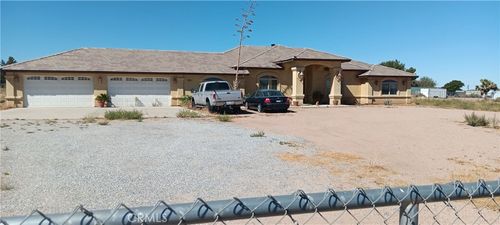 8120 Amestoy Rd, Oak Hills, CA, 92344-9291 | Card Image