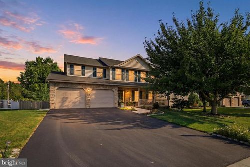 6123 Jennifer Ln, Spring Grove, PA, 17362-8452 | Card Image