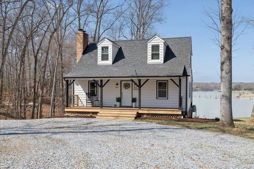 1009 Guardian Cir, Huddleston, VA, 24104-3254 | Card Image