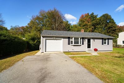 555 Old Fall River Rd, House other with 2 bedrooms, 1 bathrooms and 2 parking in Swansea MA | Image 3