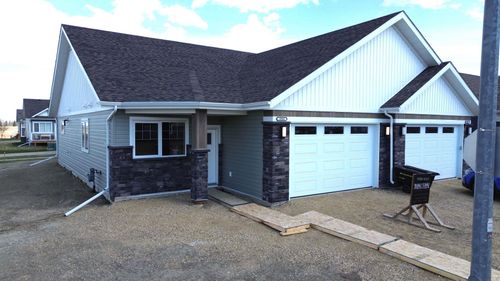 4940 Beardsley Ave, Lacombe, AB, T4L0G4 | Card Image