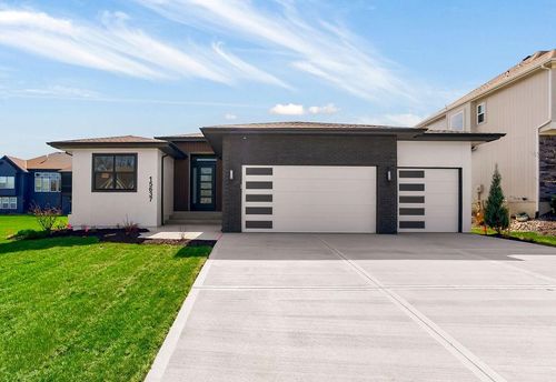 15637 W 165th St, Olathe, KS, 66062-7946 | Card Image