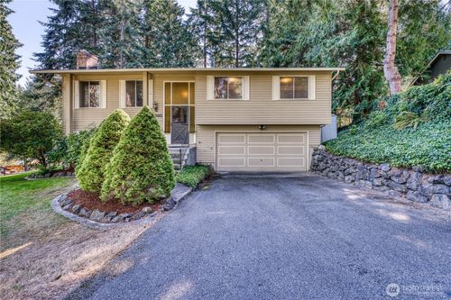 3915 Ne Hyak Way, Bremerton, WA, 98311-9683 | Card Image