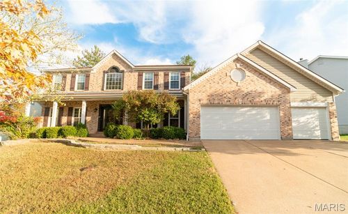 570 Castle Ridge Dr, Ballwin, MO, 63021-4451 | Card Image