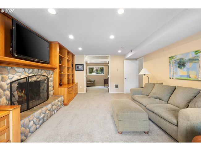 17810 Sarah Hill Ln, House other with 4 bedrooms, 3 bathrooms and 2 parking in Lake Oswego OR | Image 31