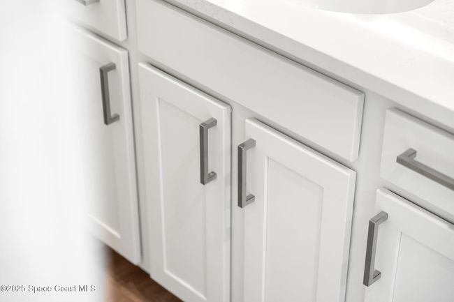 Designer Drawer & Cabinet Pulls | Image 13