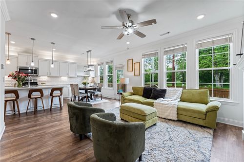 2006 Sw Poppy St, Bentonville, AR, 72713-6092 | Card Image