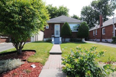 61 Squires Ave, House other with 2 bedrooms, 1 bathrooms and 1 parking in East York ON | Image 1