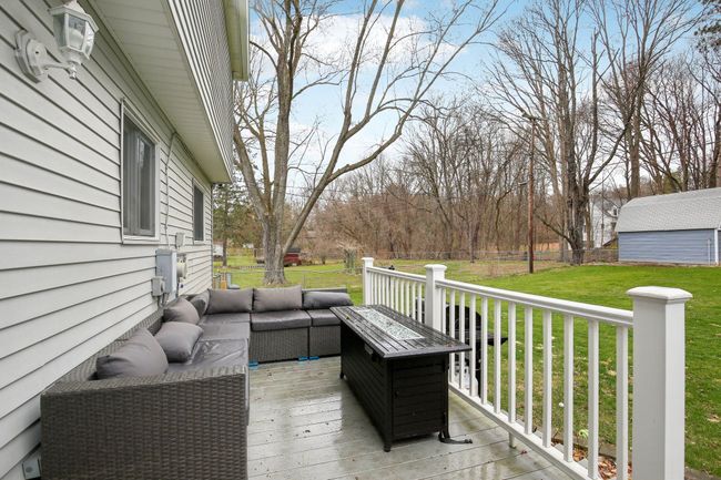 Back yard deck | Image 35