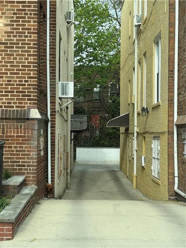 3 - 1523 E 29 Th St, Home with 3 bedrooms, 1 bathrooms and null parking in Brooklyn NY | Image 17