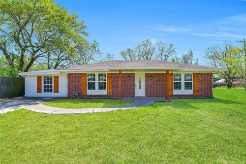 1913 41st Ave N, Texas City, TX, 77590-4025 | Card Image