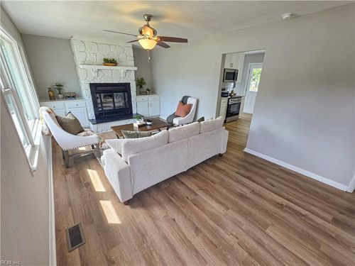 45 Londonshire Ter, Hampton, VA, 23666-2109 | Card Image