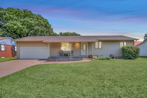 1312 Grandview Ave, Newton, KS, 67114-1421 | Card Image