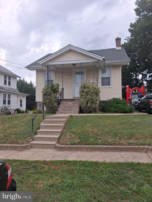 210 Ardmore Ave, UPPER DARBY, PA, 19082-2706 | Card Image