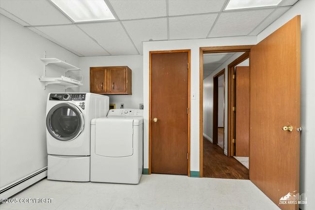 Mud room and Laundry | Image 27