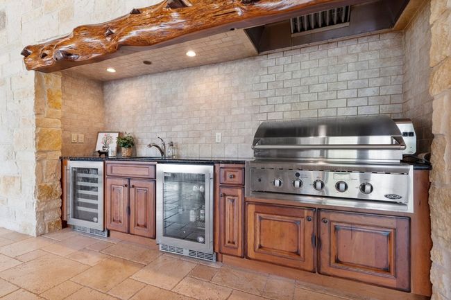 170 Goose Landing Way, Home with 5 bedrooms, 6 bathrooms and 3 parking in Harper TX | Image 17