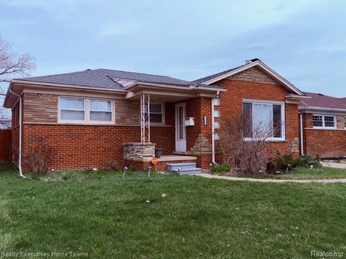 16901 Wilson Ave, Eastpointe, MI, 48021-3353 | Card Image