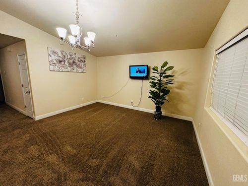 21114 Universal St, Lost Hills, CA, 93249 | Card Image