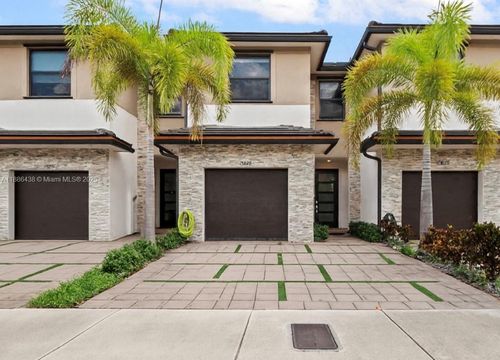 15829 Nw 91st Ct, Miami Lakes, FL, 33018-6361 | Card Image