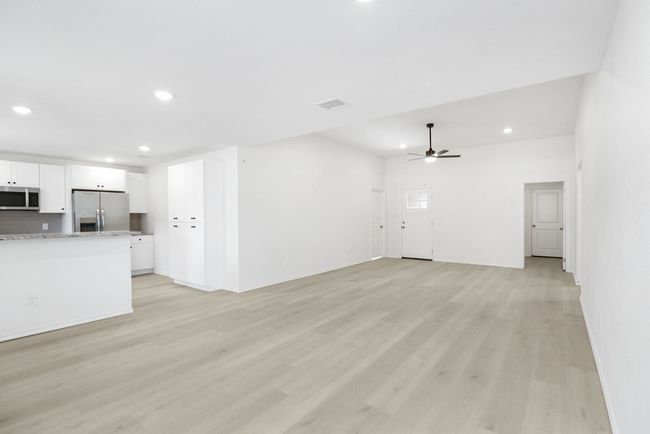 804 Bell St, House other with 3 bedrooms, 2 bathrooms and null parking in Coleman TX | Image 5