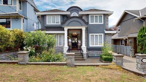 467 Kings Rd W, North Vancouver, BC, V7N2M2 | Card Image