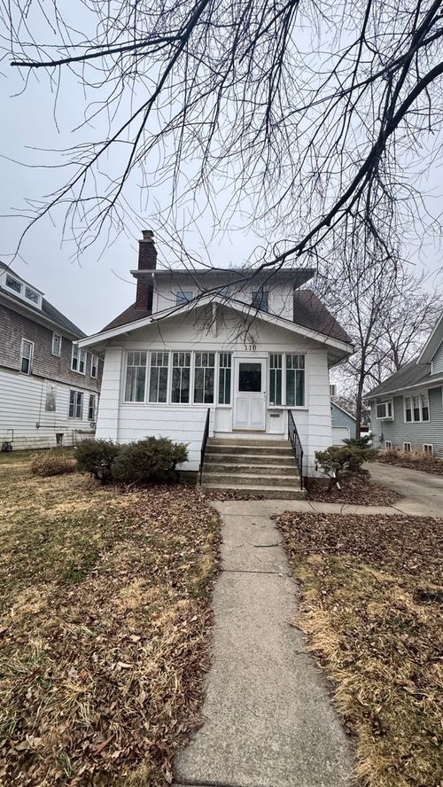 110 N Pine St, Elmhurst, IL, 60126-2934 | Card Image