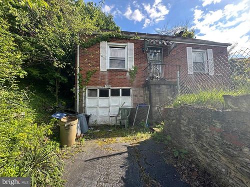 2760 Glenny Lane, WEST MIFFLIN, PA, 15122 | Card Image