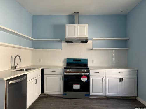 118 Cant Stop, San Antonio, TX, 78202-1312 | Card Image