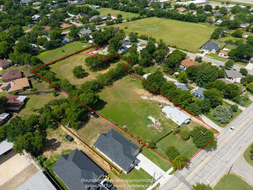 8815 Silver Creek Rd, White Settlement, TX, 76108-1030 | Card Image