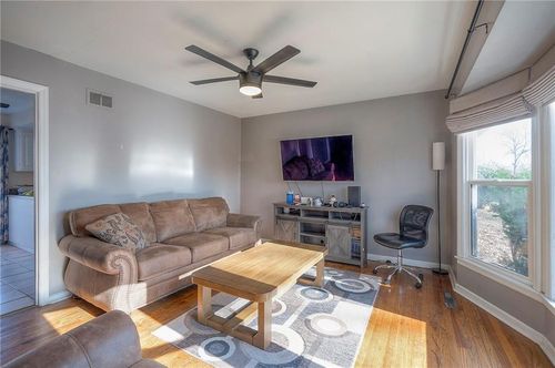 6104 E 136th St, Grandview, MO, 64030-3707 | Card Image