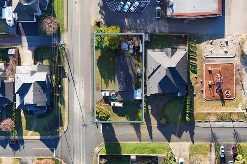 740 Porter St, Coquitlam, BC, V3J5B4 | Card Image