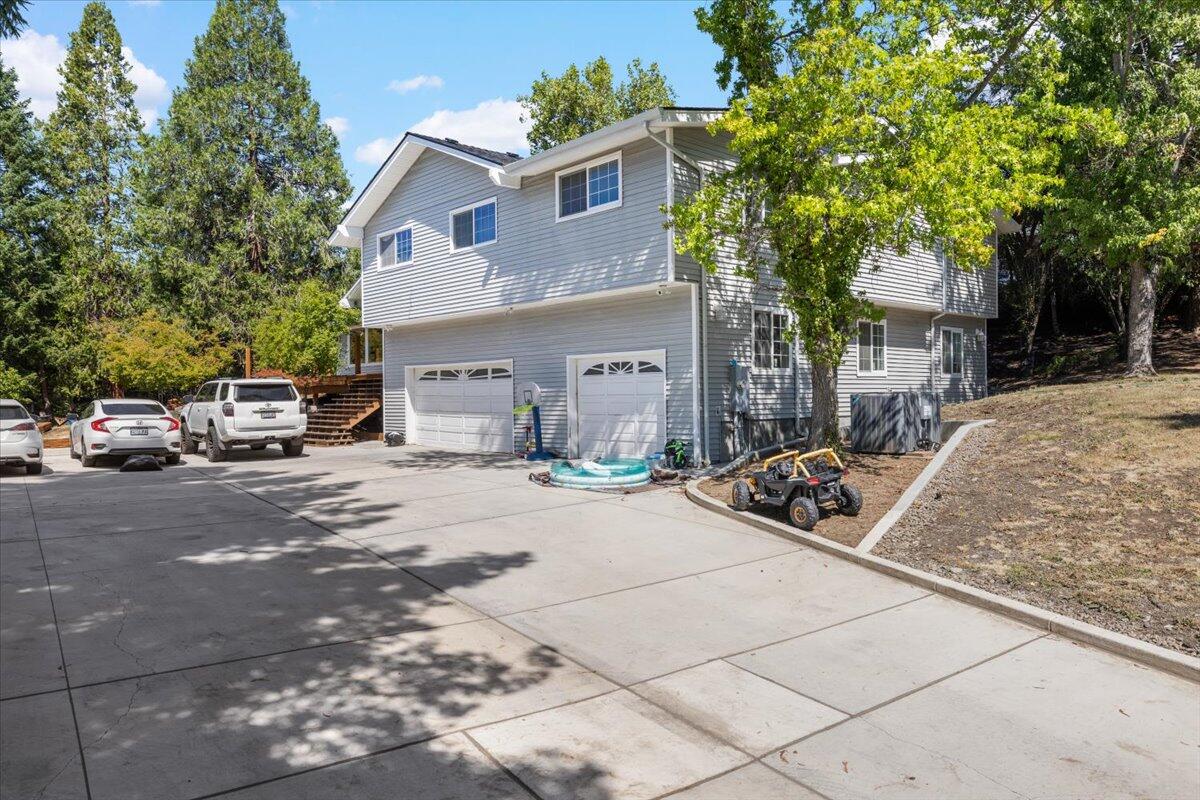Highcrest Dr, Medford, OR 97504