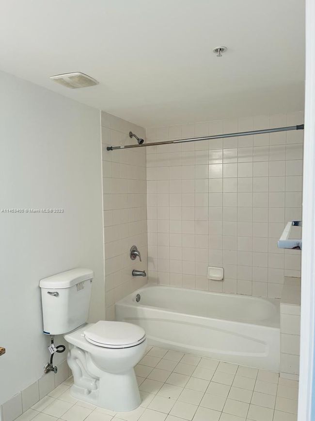 APT-802 - 60 Nw 37 Th Ave, Condo with 2 bedrooms, 2 bathrooms and null parking in Miami FL | Image 31