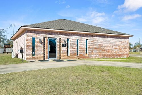 3690 S 11th St, Beaumont, TX, 77705-2864 | Card Image