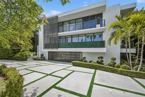420 N Hibiscus Dr, Miami Beach, FL, 33139-5126 | Card Image