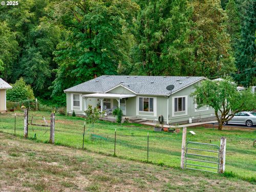 5041 N Myrtle Rd, Myrtle Creek, OR, 97457-9634 | Card Image