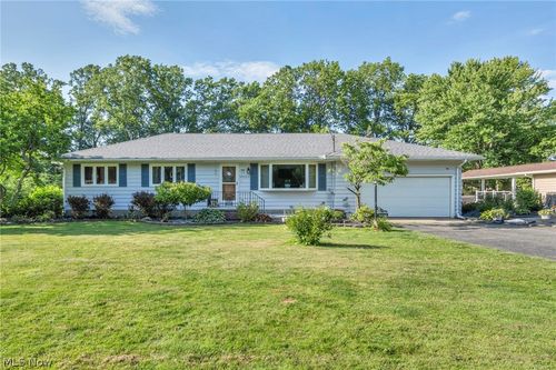 39550 Calann Dr, Elyria, OH, 44035-8132 | Card Image