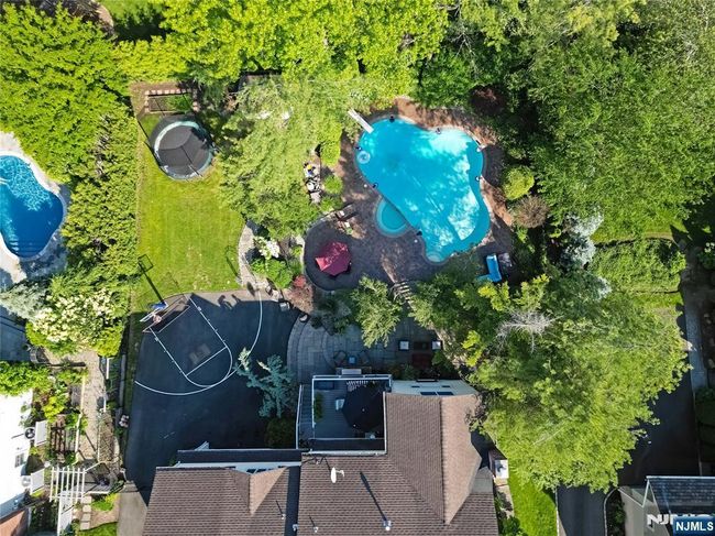 17 Windham Pl, House other with 6 bedrooms, 6 bathrooms and null parking in Glen Rock NJ | Image 49