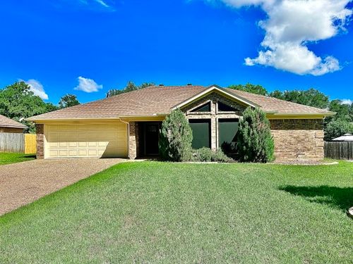 304 Neely Rd, Hewitt, TX, 76643-3744 | Card Image