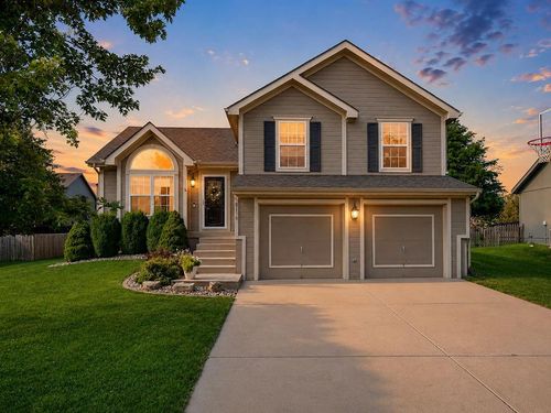 8116 Ne 109th Ln, Kansas City, MO, 64157-1256 | Card Image