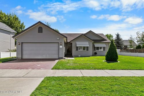 8182 N Brookside Dr, Hayden, ID, 83835-8880 | Card Image