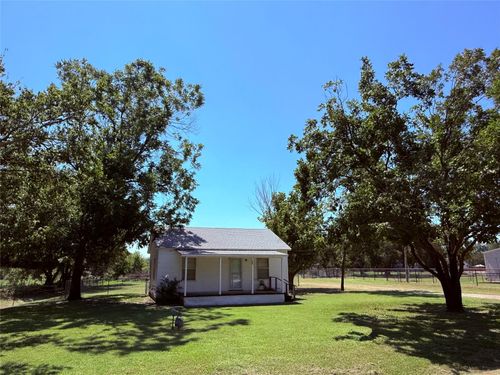 143 W Turner St, Perrin, TX, 76486-3227 | Card Image