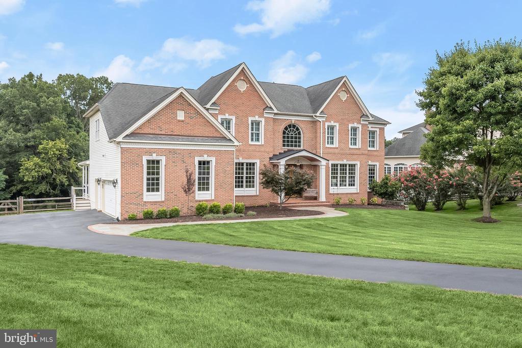 Lorenzo Ln, Woodbine, MD 21797