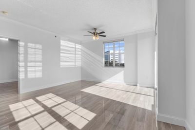 402 - 616 Clearwater Park Road, Condo with 2 bedrooms, 2 bathrooms and null parking in West Palm Beach FL | Image 2